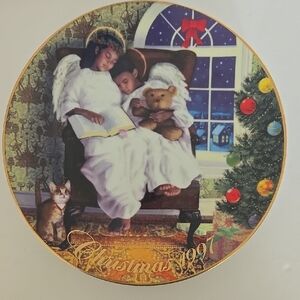 Avon Heavenly Dreams Christmas Plate